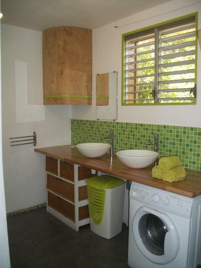 Mango Tree Lodge Bouillante Bagian luar foto